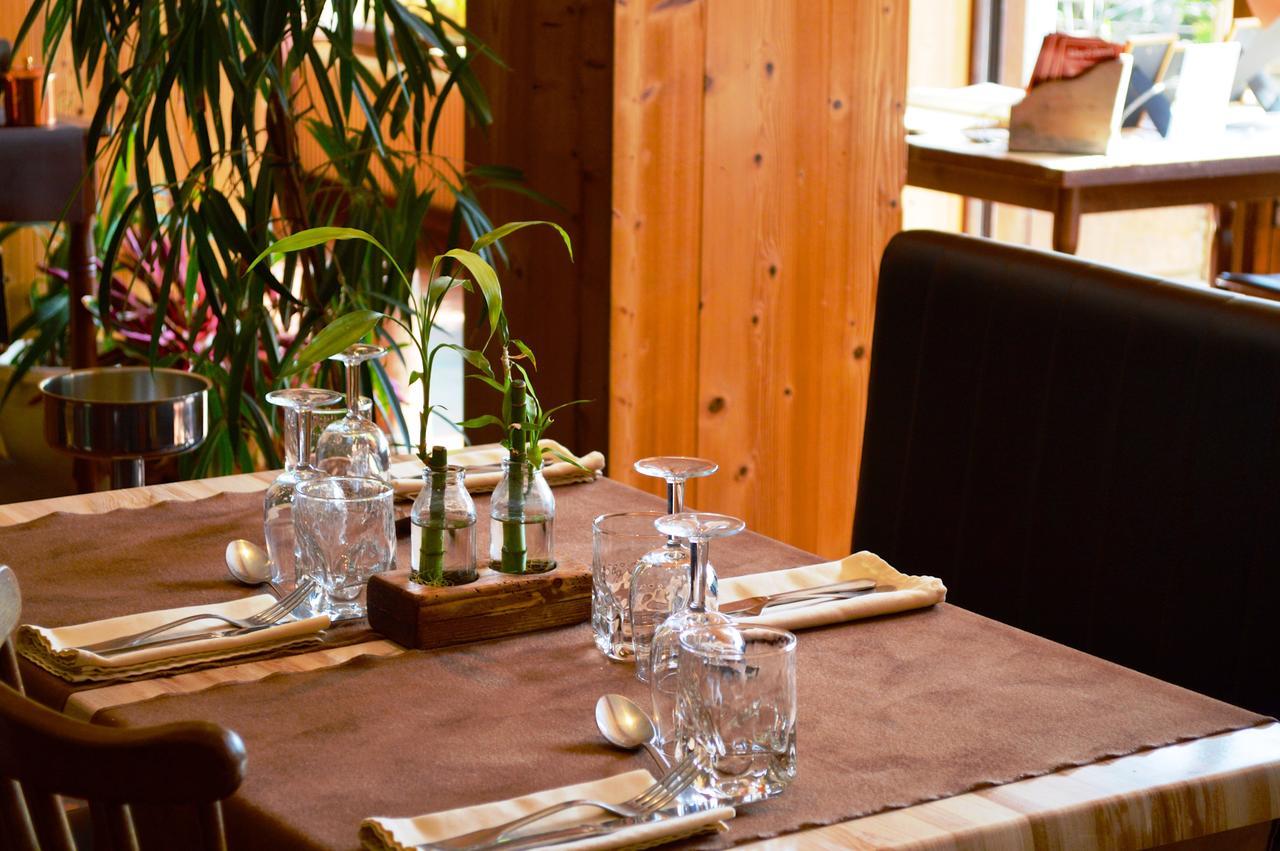 Auberge De Costaroche Albertville Eksteriør billede