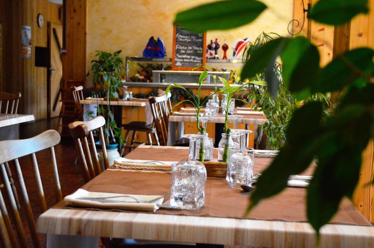 Auberge De Costaroche Albertville Eksteriør billede