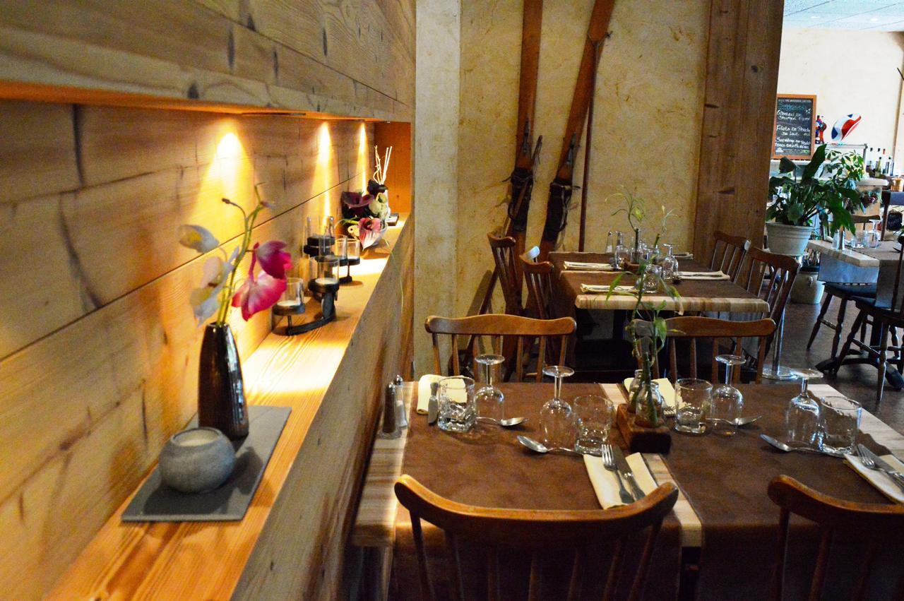 Auberge De Costaroche Albertville Eksteriør billede