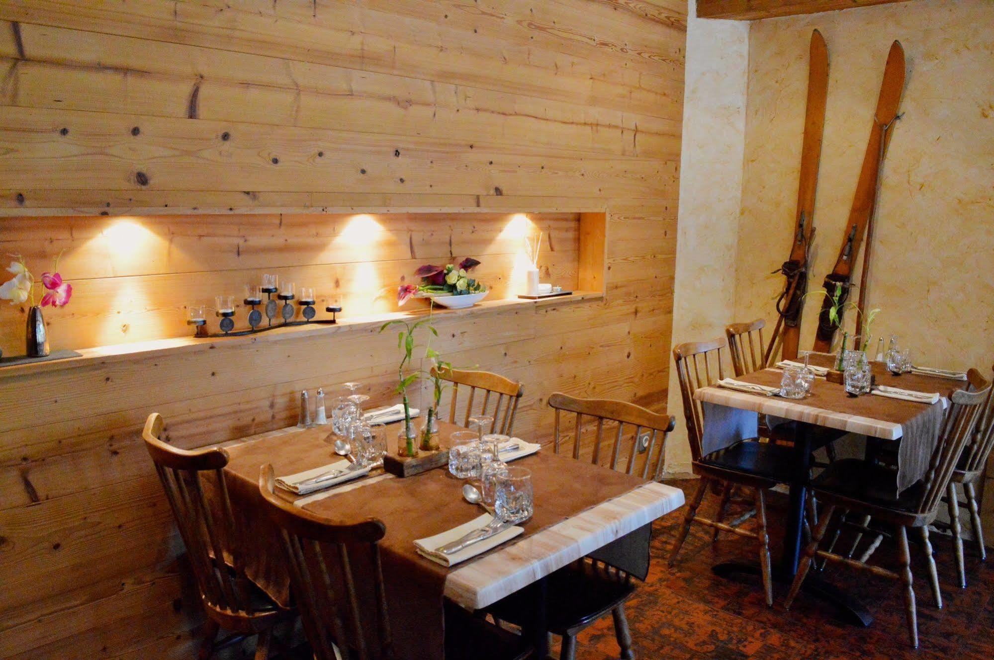 Auberge De Costaroche Albertville Eksteriør billede