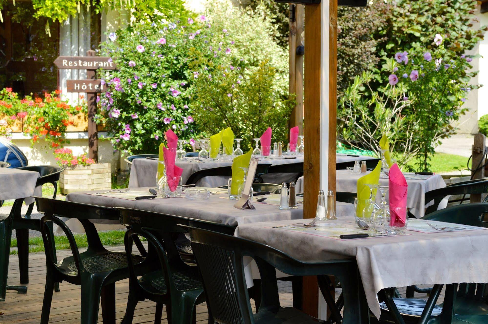 Auberge De Costaroche Albertville Eksteriør billede