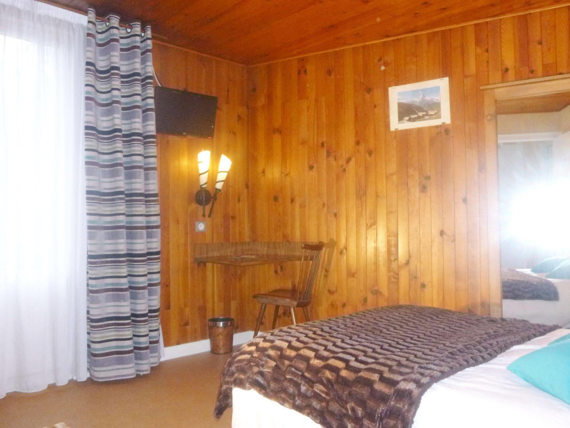 Auberge De Costaroche Albertville Eksteriør billede