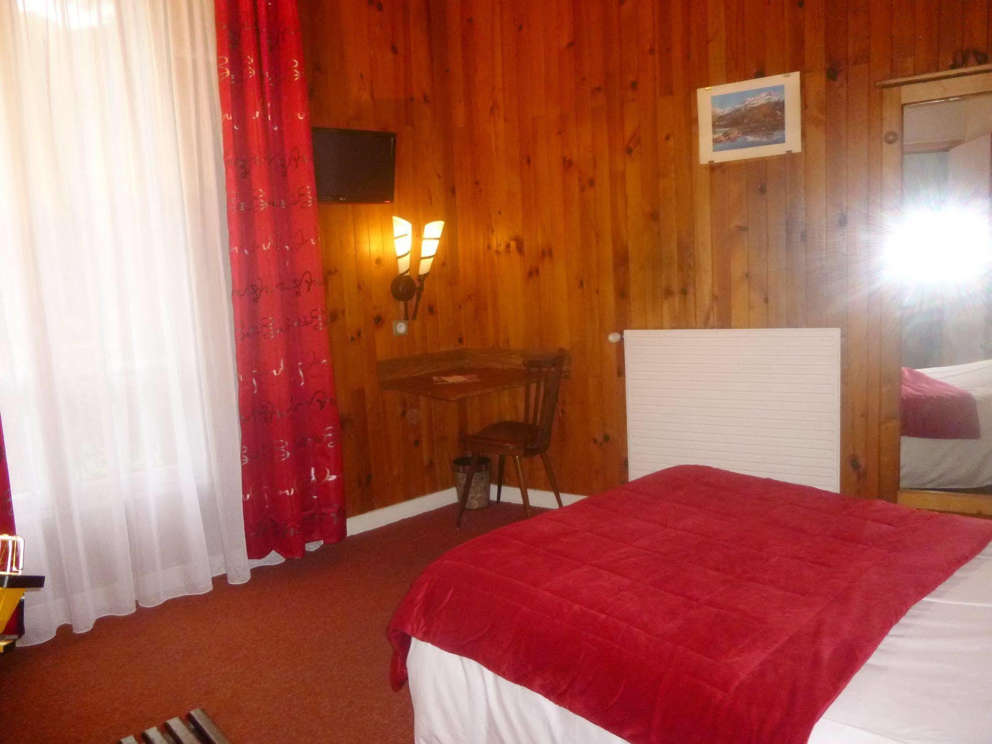 Auberge De Costaroche Albertville Eksteriør billede